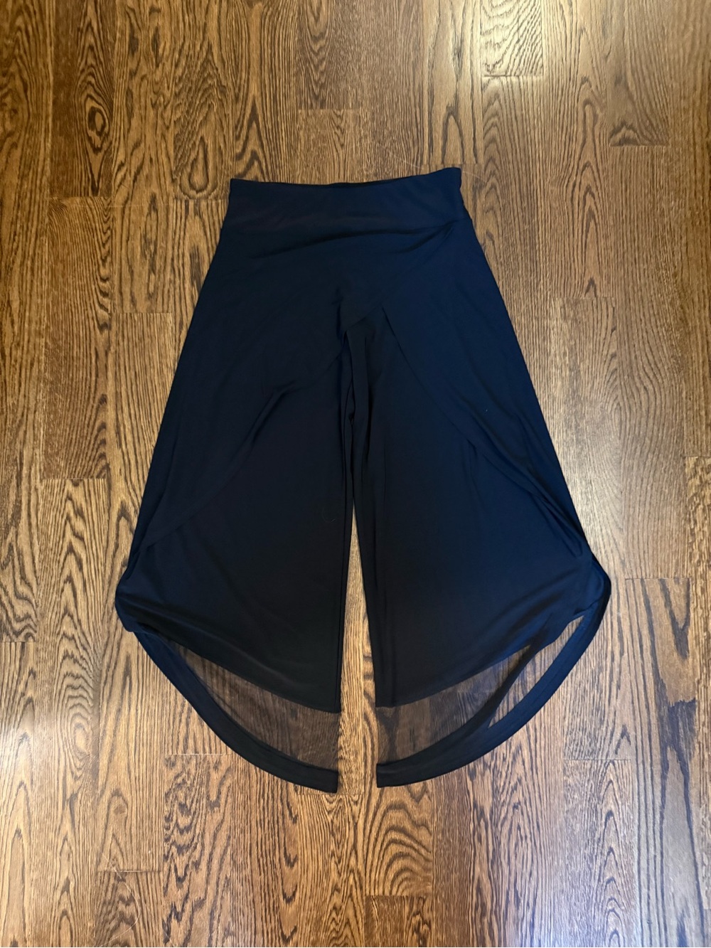 Women’s Black Wide-Leg Draped Gauchos Pants